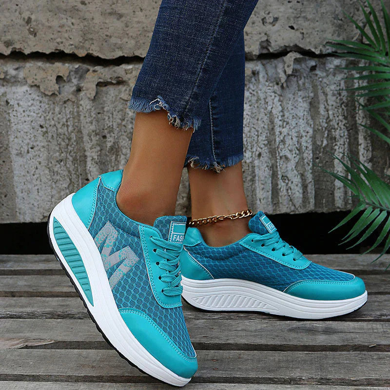 Bequeme Walking-Sneaker aus Textil – leichte Schnürsneaker mit gepolsterter Sohle
