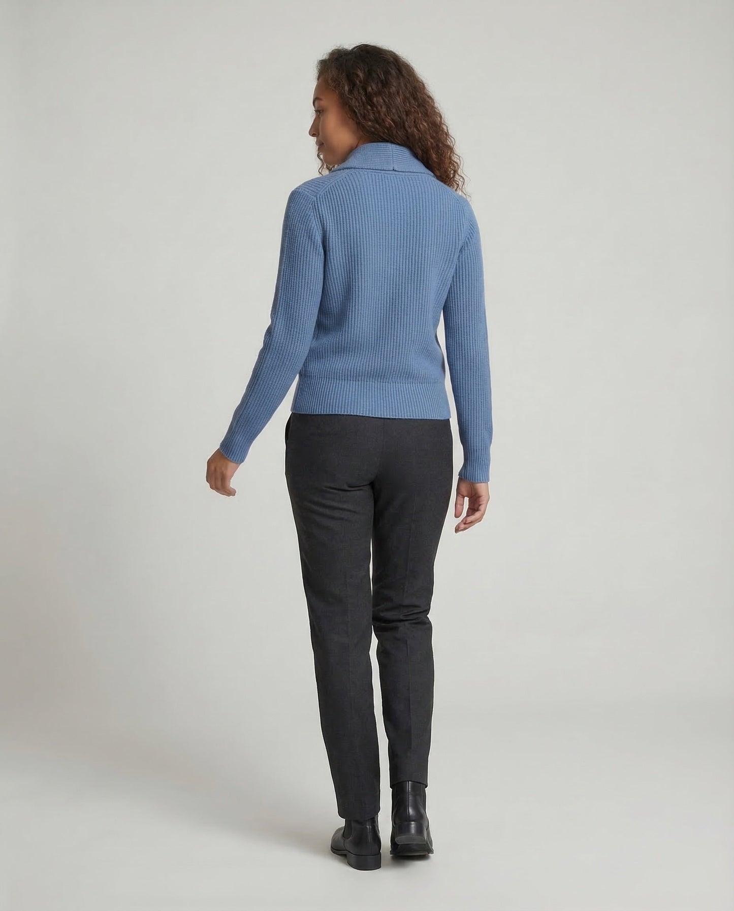 Strickjacke Damen aus Baumwolle mit Reverskragen – Cardigan, Rückansicht