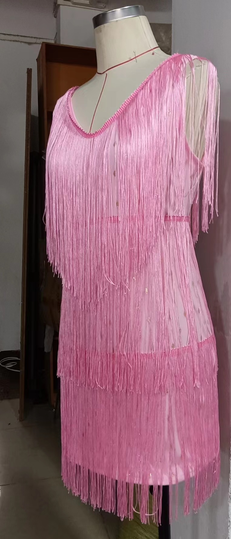Damen Pailletten-Kleid mit Quasten – Partykleid
