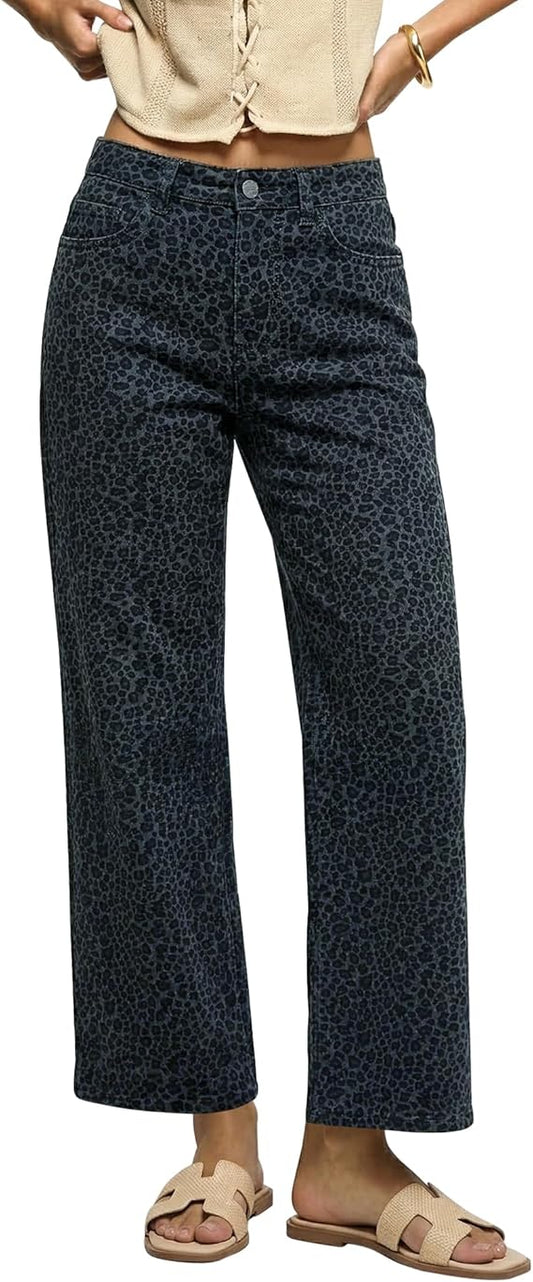 Moderne Jeans mit markantem Leopardenmuster und geradem Bein-Schnitt