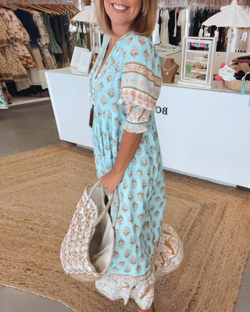 Kleid mit Blumenmuster und V-Ausschnitt – fließendes Sommerkleid