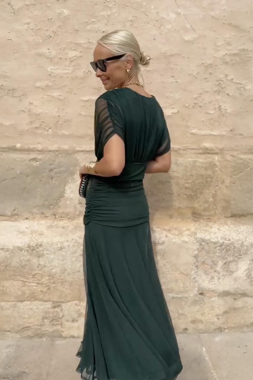 Abendkleid mit V-Ausschnitt – elegantes Maxikleid mit Plissee-Taille