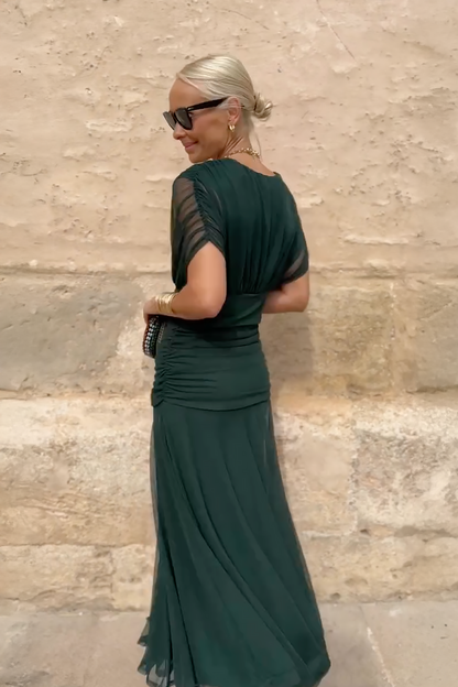 Abendkleid mit V-Ausschnitt – elegantes Maxikleid mit Plissee-Taille