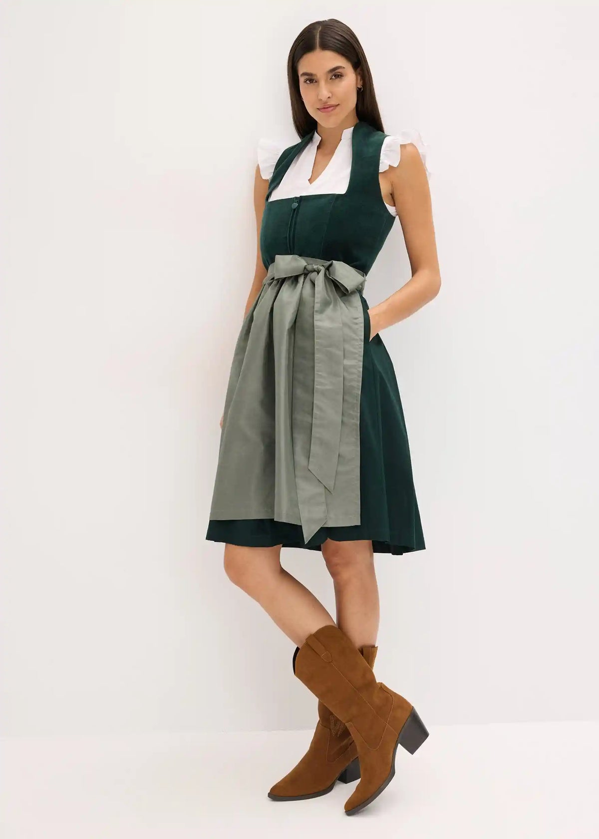 Dirndl Damen mit Samt-Mieder und Satin-Schürze – Trachtenkleid
