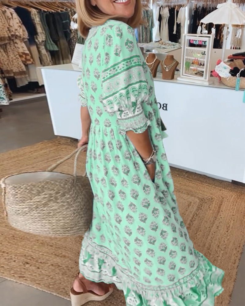 Kleid mit Blumenmuster und V-Ausschnitt – fließendes Sommerkleid