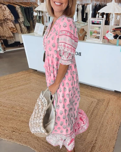 Kleid mit Blumenmuster und V-Ausschnitt – fließendes Sommerkleid