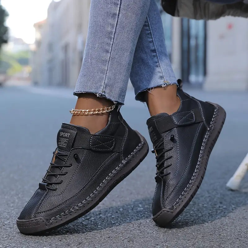 Orthopädische Sneaker Damen – bequeme Plateau-Sneaker mit Fußbett, Vorderansicht