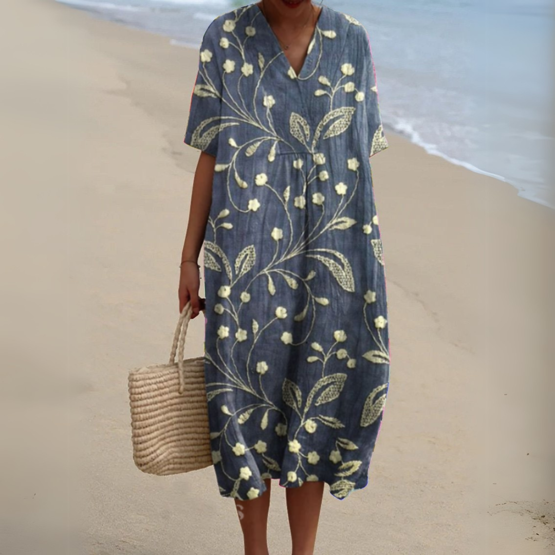 Sommerkleid mit Blumenmuster – luftiges Kleid mit V-Ausschnitt und Bindegürtel