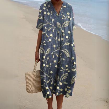 Sommerkleid mit Blumenmuster – luftiges Kleid mit V-Ausschnitt und Bindegürtel