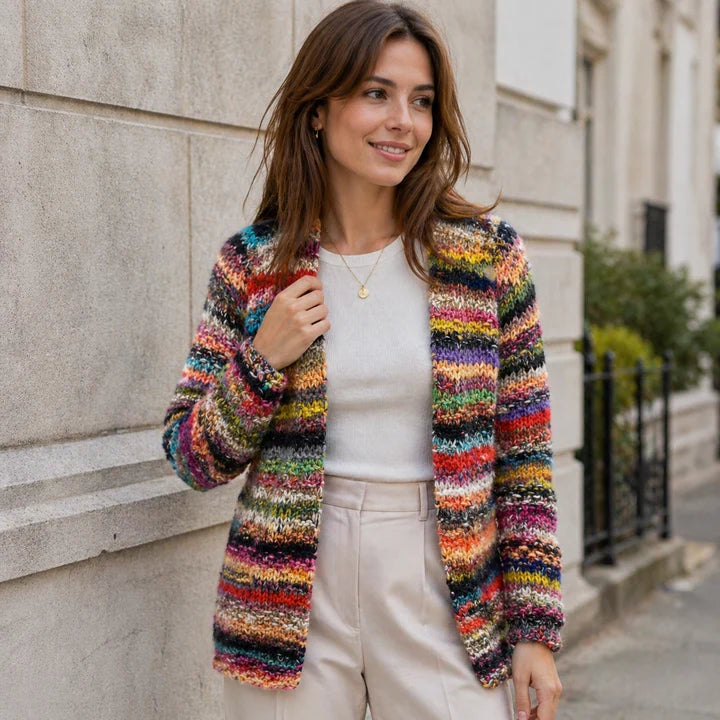 Cardigan Damen – gemütliche offene Strickjacke mit lebhaftem Muster