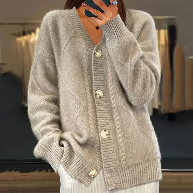 Strickjacke aus Kaschmir mit Knopfleiste – klassischer Cardigan mit langen Ärmeln