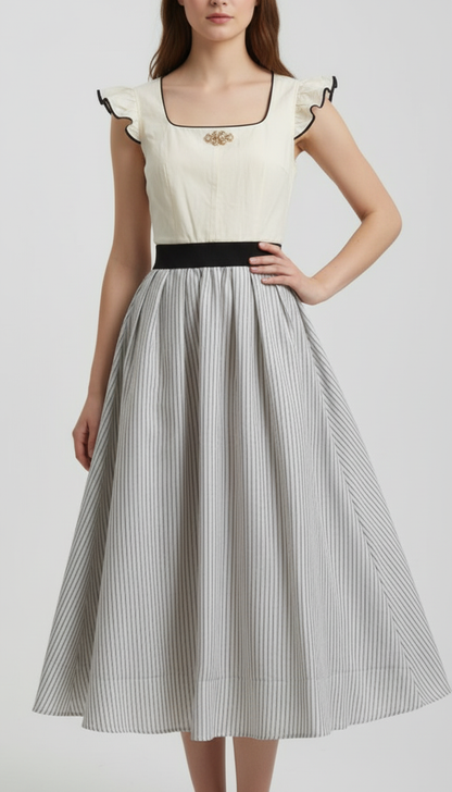Weißes Trachtenkleid Damen für das Bierfest