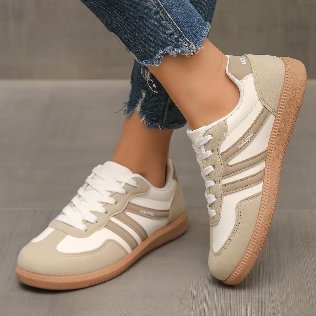 Orthopädische Sneaker Damen aus Wildleder – bequeme Schnürsneaker, Seitenansicht
