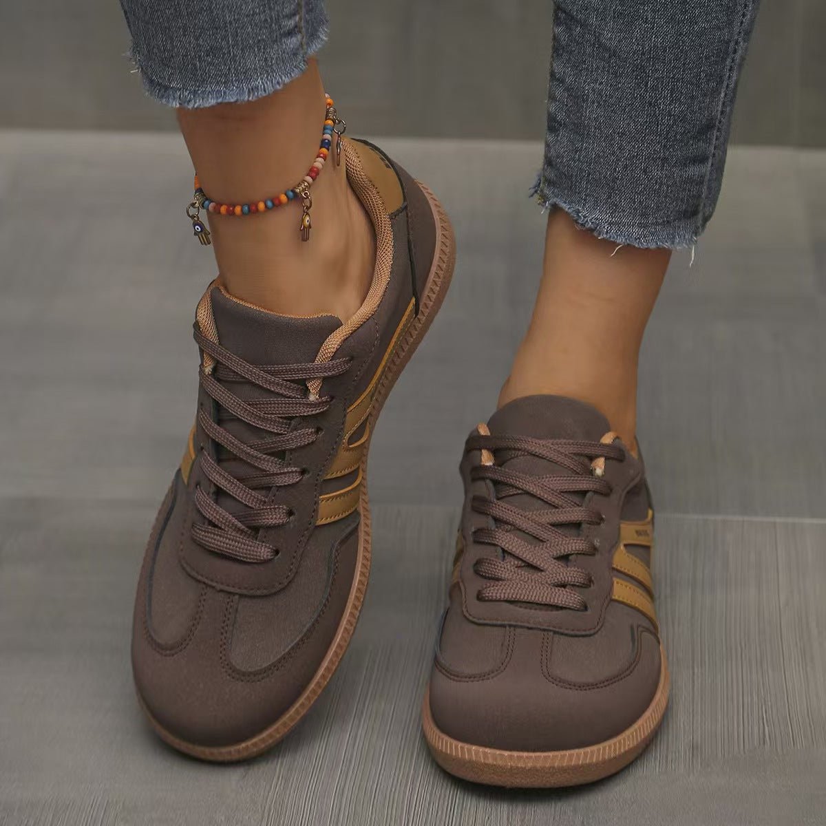 Orthopädische Sneaker Damen aus Wildleder – Wide-Fit-Schuhe, Detailansicht