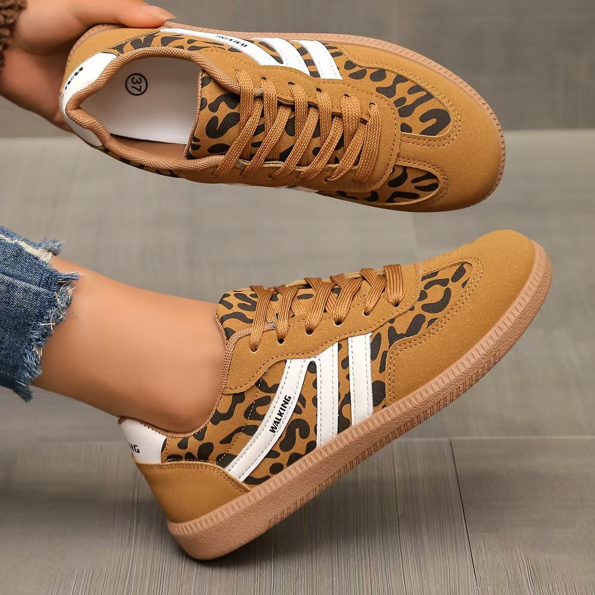Orthopädische Sneaker Damen aus Wildleder – Wide-Fit-Schuhe, Detailansicht