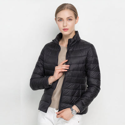 Leichte Daunenjacke Damen mit Kapuze – wärmende Steppjacke mit Reißverschluss