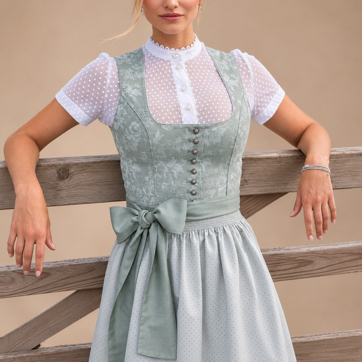 Damen Oktoberfestkleid klassisch mit Schleife – Trachtenkleid