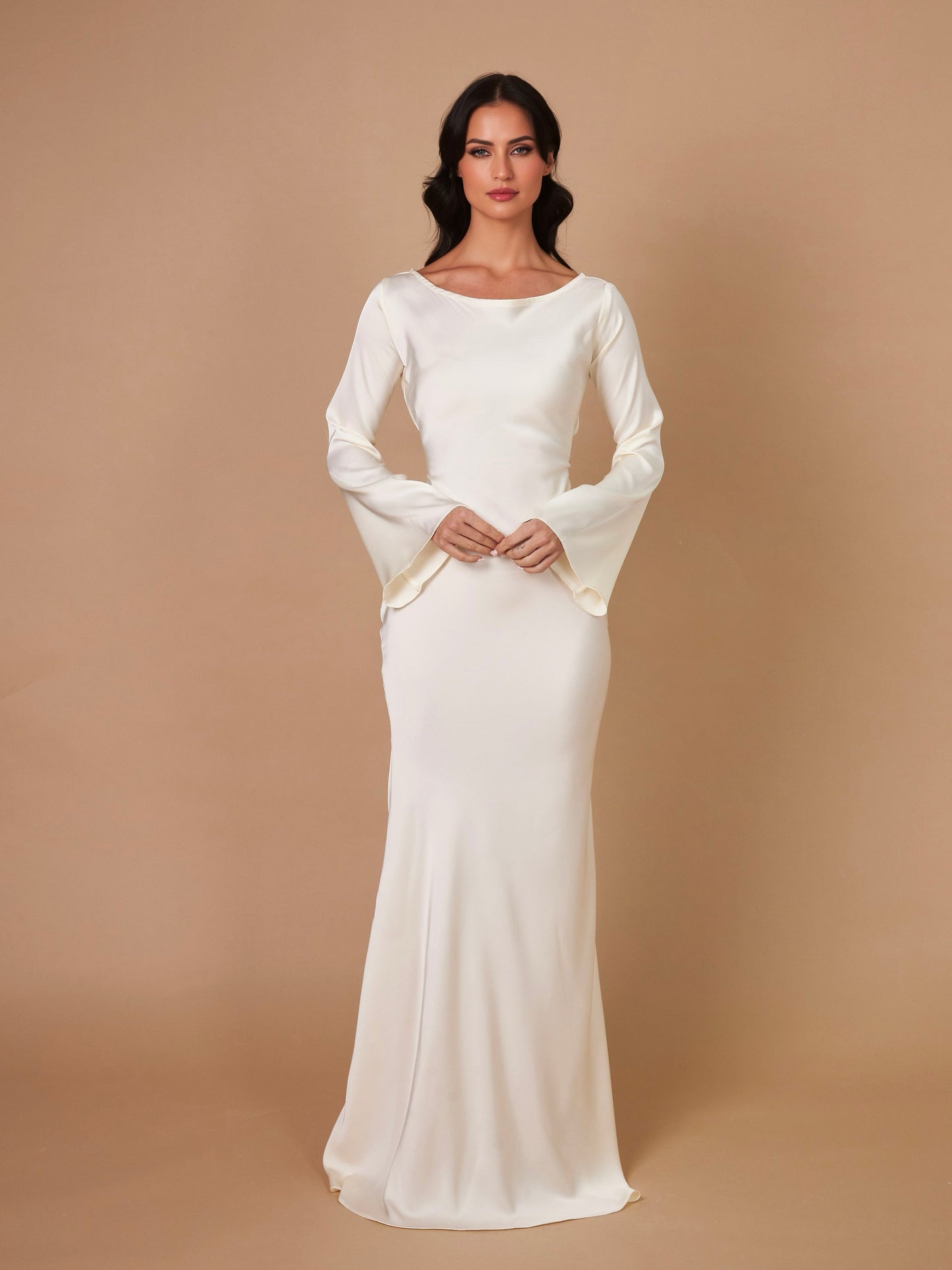Langärmliges Maxikleid aus Satin – elegantes Kleid mit A-Linie