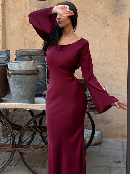 Langärmliges Maxikleid aus Satin – elegantes Kleid mit A-Linie