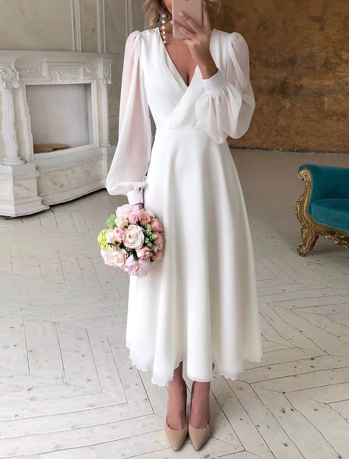 Brautkleid Damen langarm fließend in Weiß