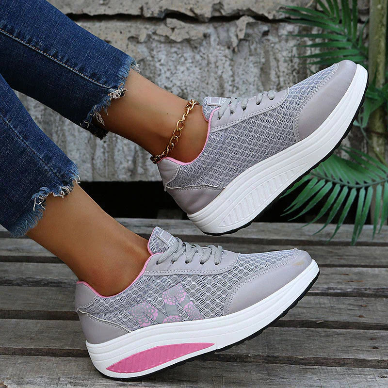 Bequeme Walking-Sneaker aus Textil – leichte Schnürsneaker mit gepolsterter Sohle