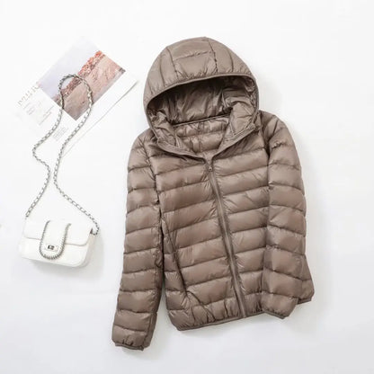 Damen Daunenjacke mit Kapuze – warme gefütterte Winterjacke