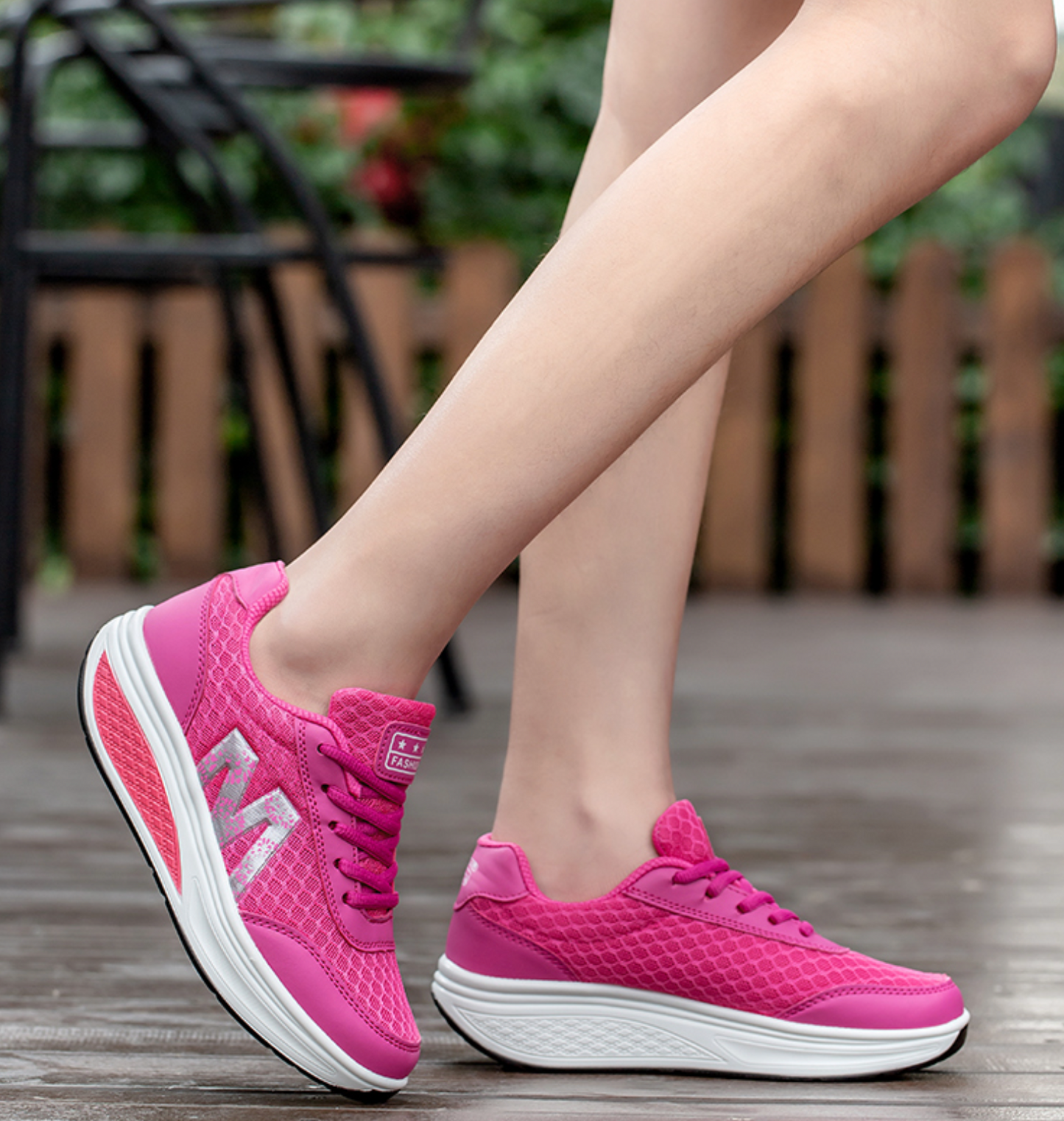 Bequeme Walking-Sneaker aus Textil – leichte Schnürsneaker mit gepolsterter Sohle