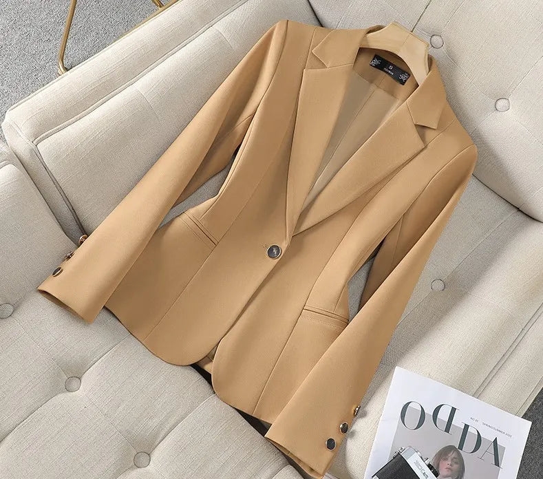 Taillierter Blazer Damen aus Polyester in Braun – klassischer Blazer mit Ein-Knopf, Vorderansicht