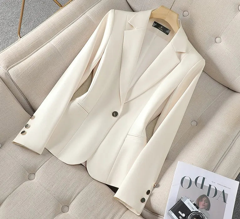 Taillierter Blazer Damen aus Polyester – klassischer Blazer mit Reverskragen, Detailansicht