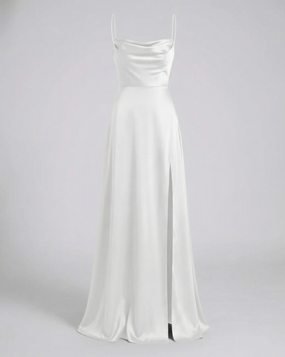 Elegantes Maxikleid mit drapiertem Ausschnitt und Beinschlitz