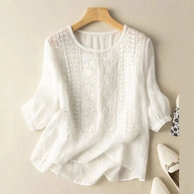 Bluse mit Stickerei – locker sitzende Bluse mit femininen Details