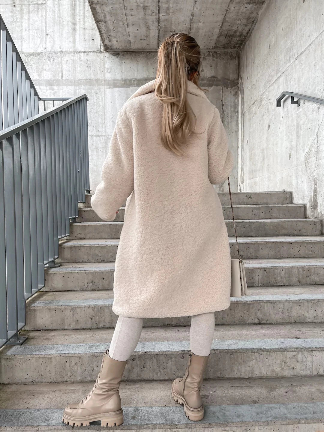 Damen Wintermantel lang – eleganter Wollmantel mit Knöpfen