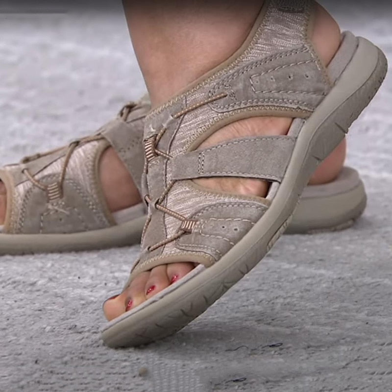 Bequeme Sandalen mit verstellbaren Riemen – luftige Sommersandalen