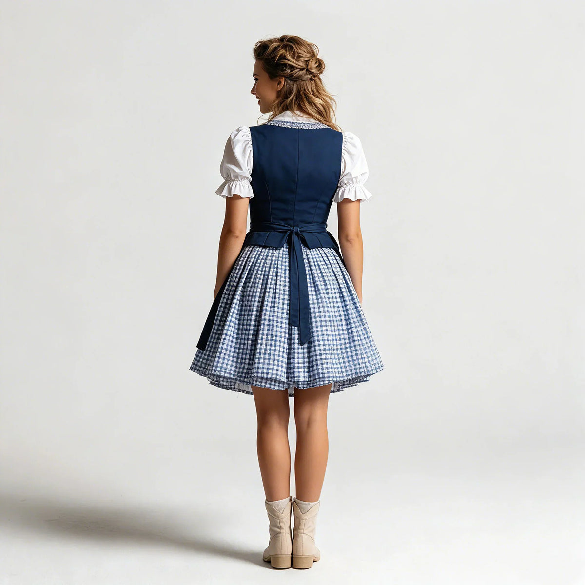 Dirndl Damen mit Schürze und Bluse – Trachtenkleid-Set in Marineblau
