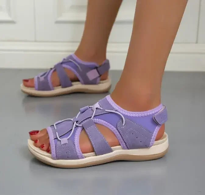 Bequeme Sandalen mit verstellbaren Riemen – luftige Sommersandalen