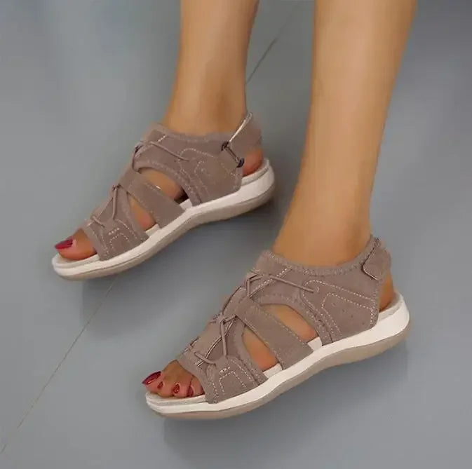 Bequeme Sandalen mit verstellbaren Riemen – luftige Sommersandalen