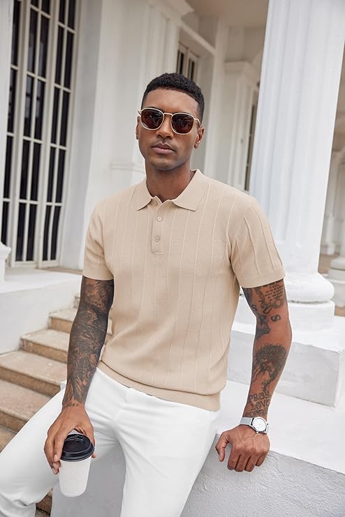Elegantes - Strickpoloshirt mit vertikaler Struktur und klassischer Knopfleiste  Produktbeschreibung