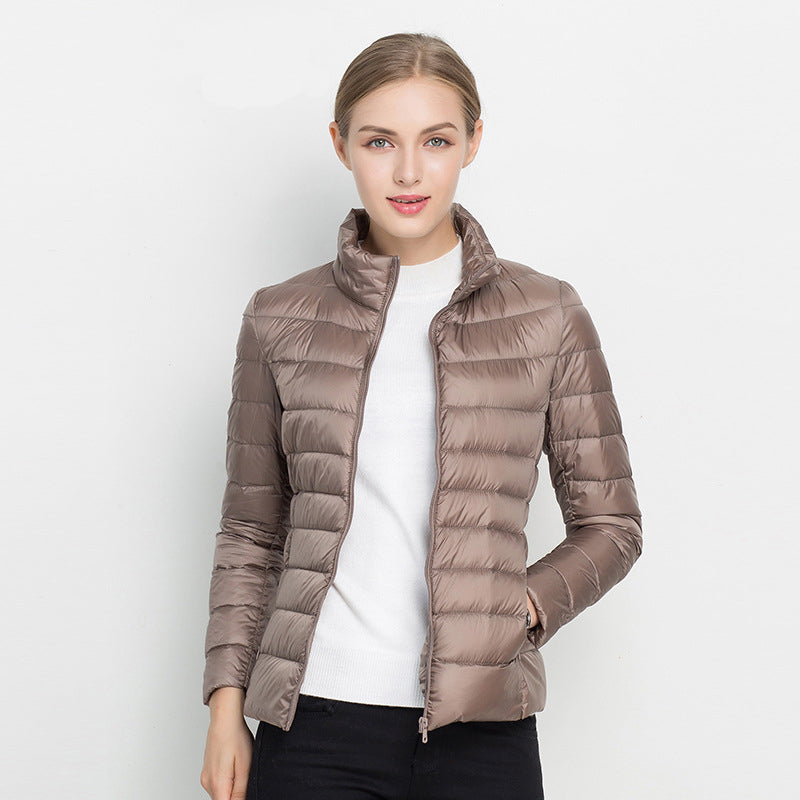 Leichte Daunenjacke Damen mit Kapuze – wärmende Steppjacke mit Reißverschluss