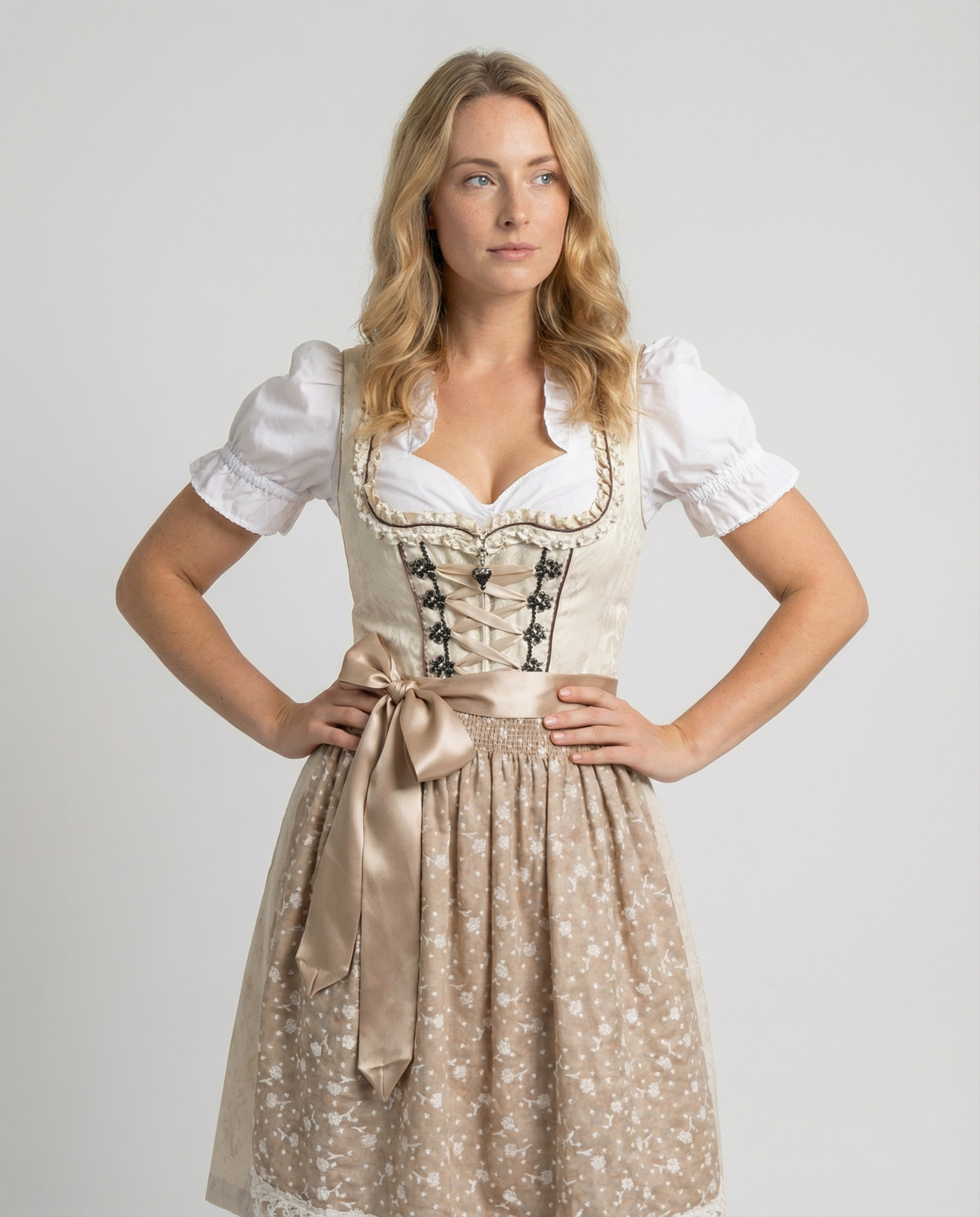 Traditionelles Dirndl-Set Damen mit Bluse