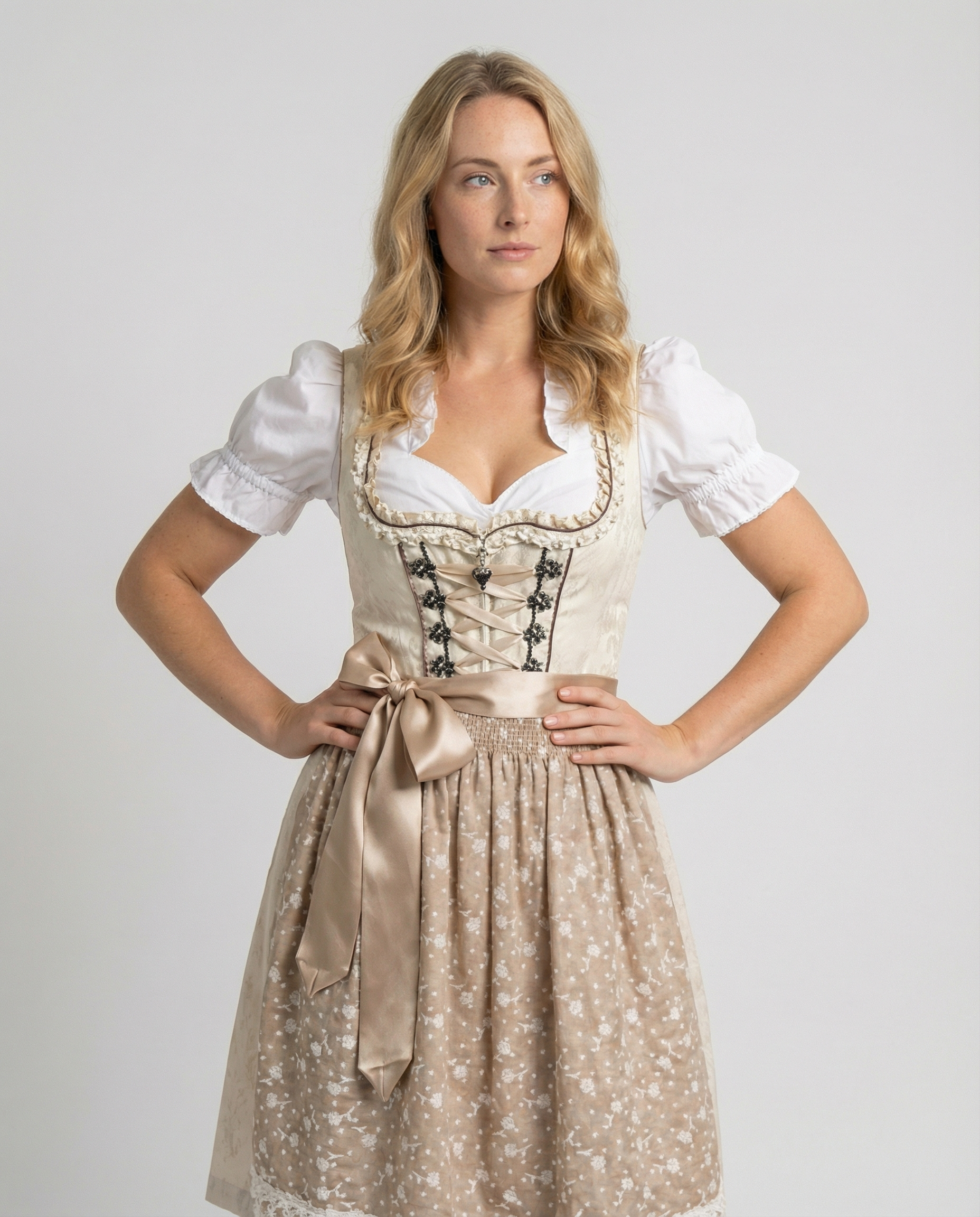 Traditionelles Dirndl-Set Damen mit Bluse