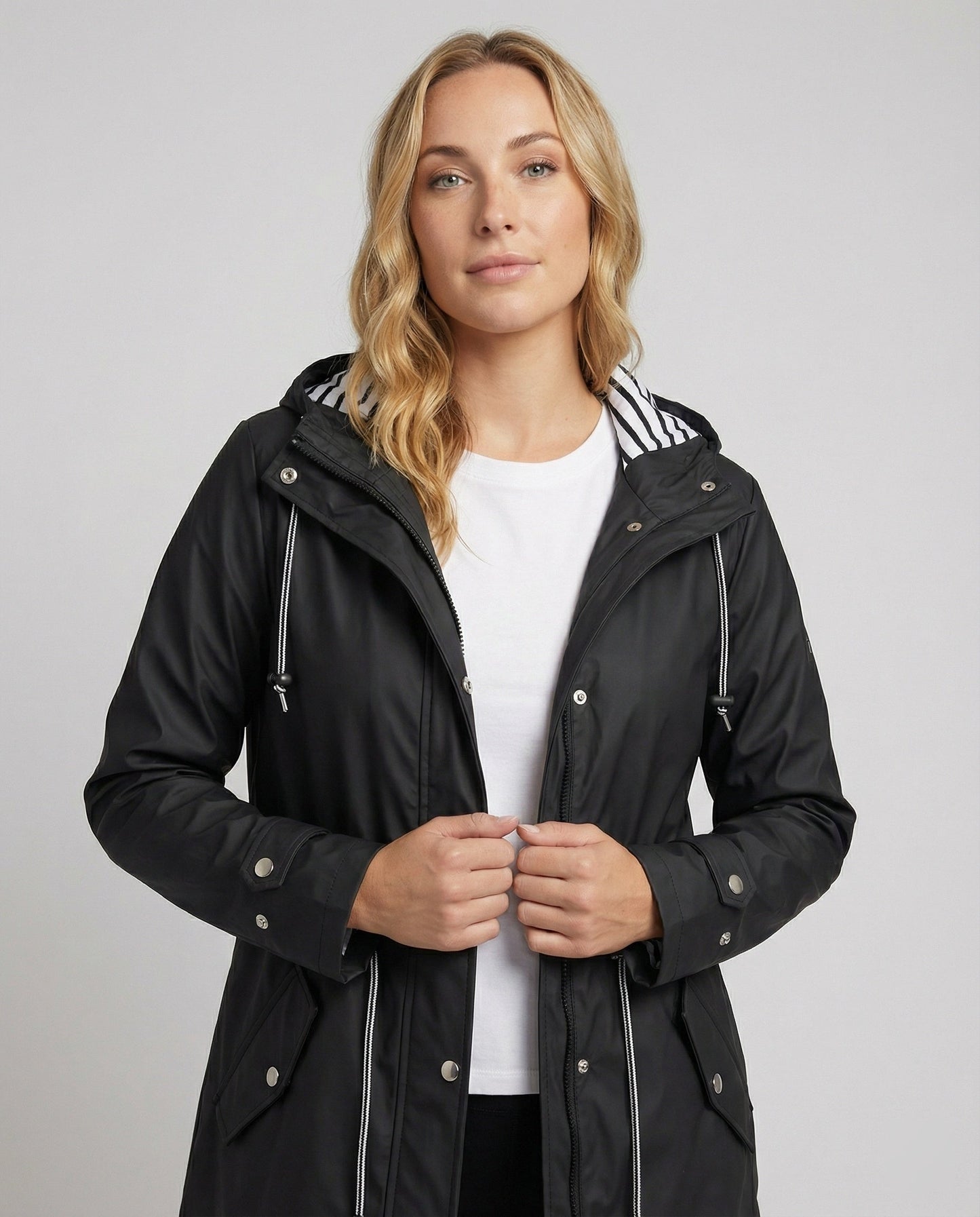 Wasserabweisende Jacke Damen mit Kapuze aus Polyamid