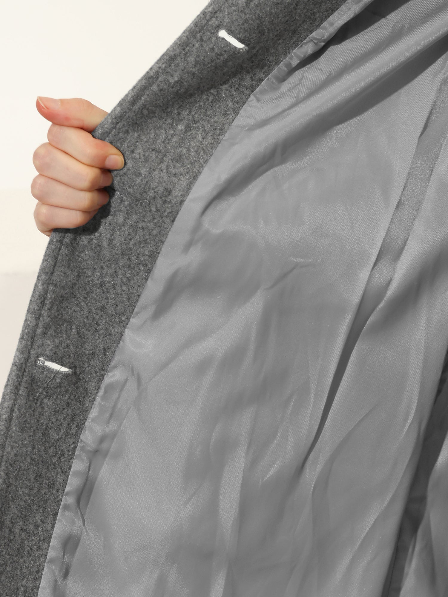 Einreihiger Winter-Trenchcoat Damen aus Wolle – Detailansicht