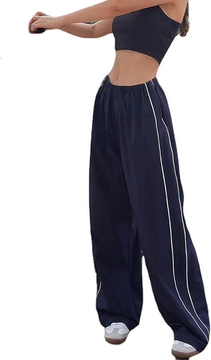 Lässige Sporthose mit weitem Bein och stilvollen weißen Kontraststreifen
