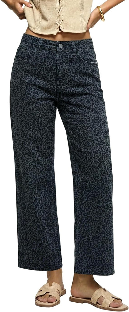 Moderne Jeans mit markantem Leopardenmuster und geradem Bein-Schnitt