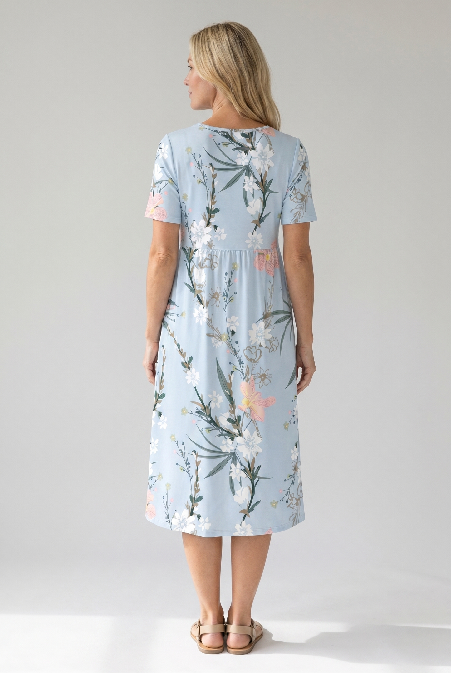 Midikleid mit Blumenmuster – luftiges Sommerkleid in Midilänge
