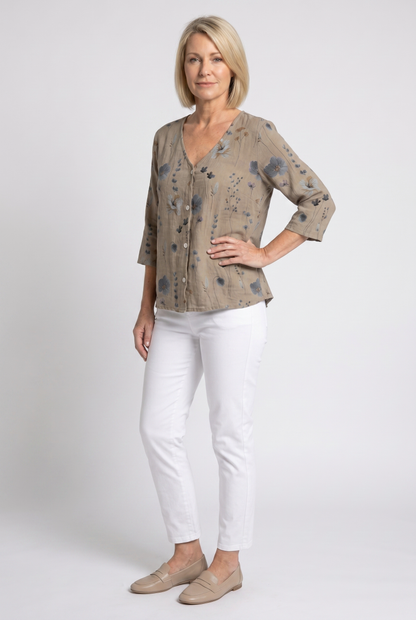 Blumenbluse mit V-Ausschnitt – luftige Bluse mit 3/4-Arm aus Leinenmischung