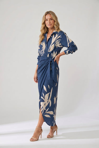 Wickelkleid mit Blätter-Print – Maxikleid mit V-Ausschnitt und langen Ärmeln